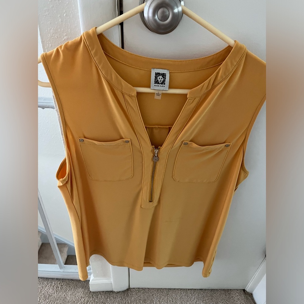 Mustard, color Anne Klein sleeveless blouse